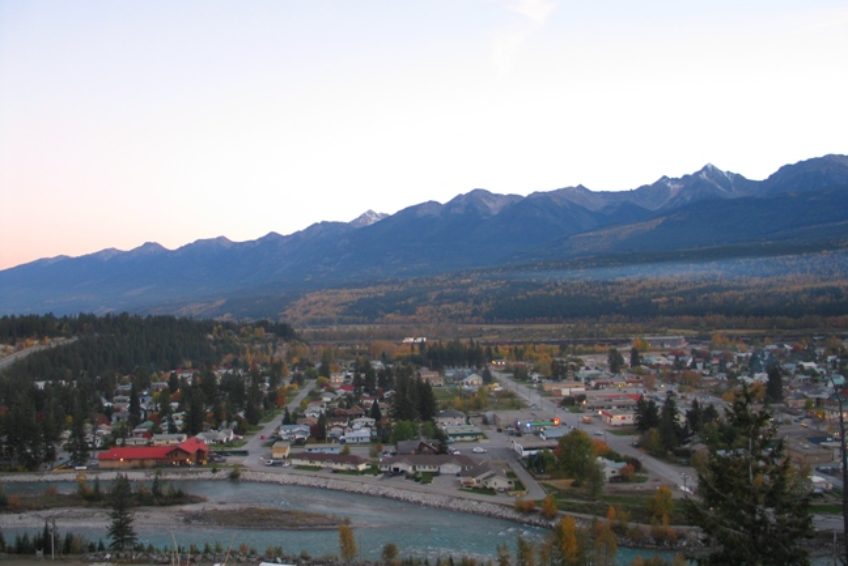 View of Golden BC from lookout | Credit: Reg Natarajan CC BY 2.0 Flickr