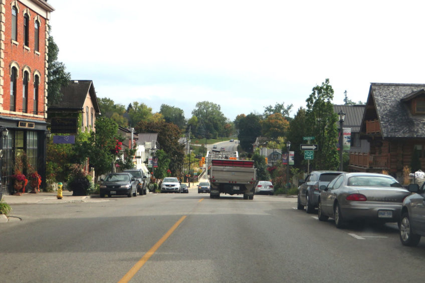 Driving through the small town of Elora | Credit: Ken Lund CC BY-SA 2.0 Flickr